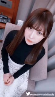 强力推荐顶级女神下海看的硬邦邦 完美身材腰细屁股大 给大家表演个吃香蕉 掰穴跪在沙发翘屁股