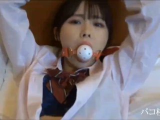 乖乖女双马尾萝莉嫩妹子 萝莉装拔下内裤掰穴 毛毛挺浓密第一视角正入 特写进进出出抽插 搞得妹子娇喘呻吟
